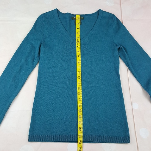 Eddie Bauer Lambswool Blend V-Neck Sweater - Picture 4 of 8